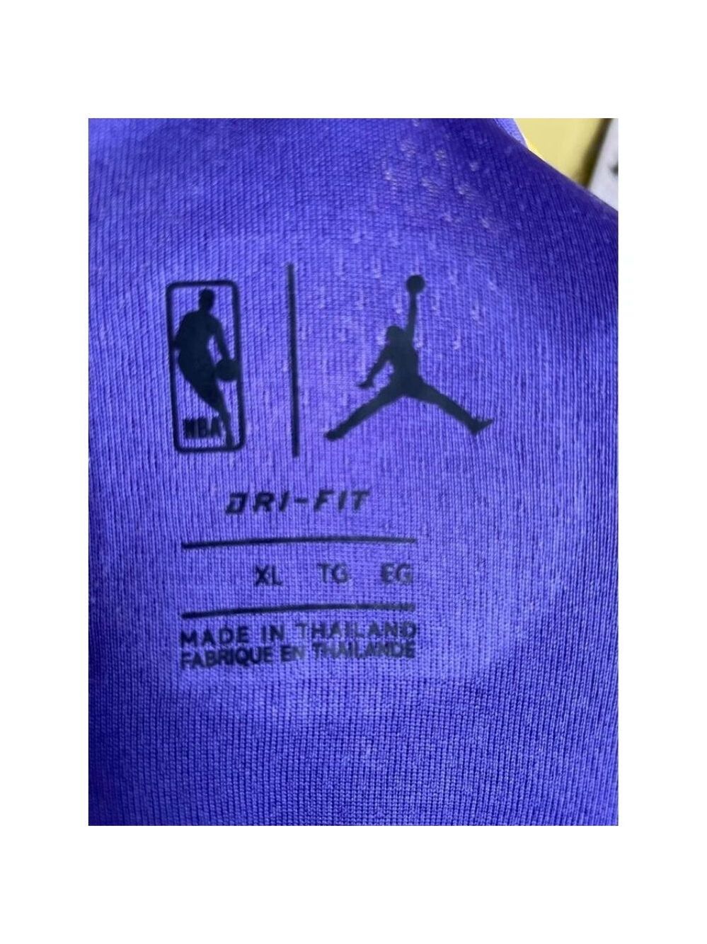 Nike Men's Dri-Fit LeBron James Los Angeles Lakers Jersey,  Size XL - Picture 4 of 4